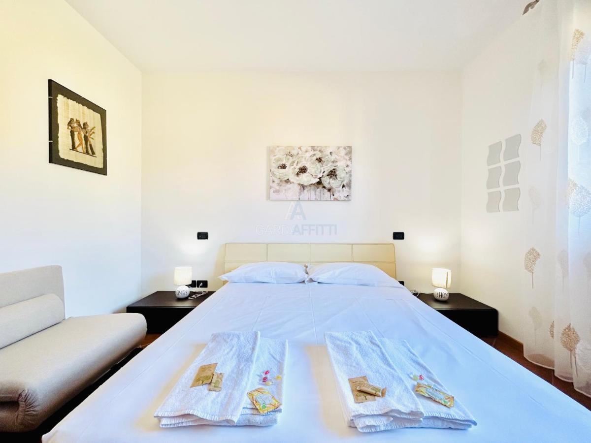 Artemide Apartment - A Soli 150M Dal Lago Di Garda ซีร์มิโอเน ภายนอก รูปภาพ