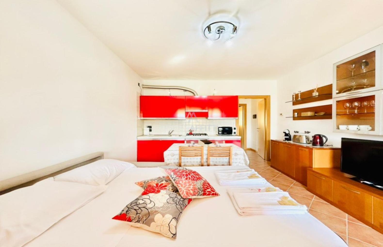 Artemide Apartment - A Soli 150M Dal Lago Di Garda ซีร์มิโอเน ภายนอก รูปภาพ