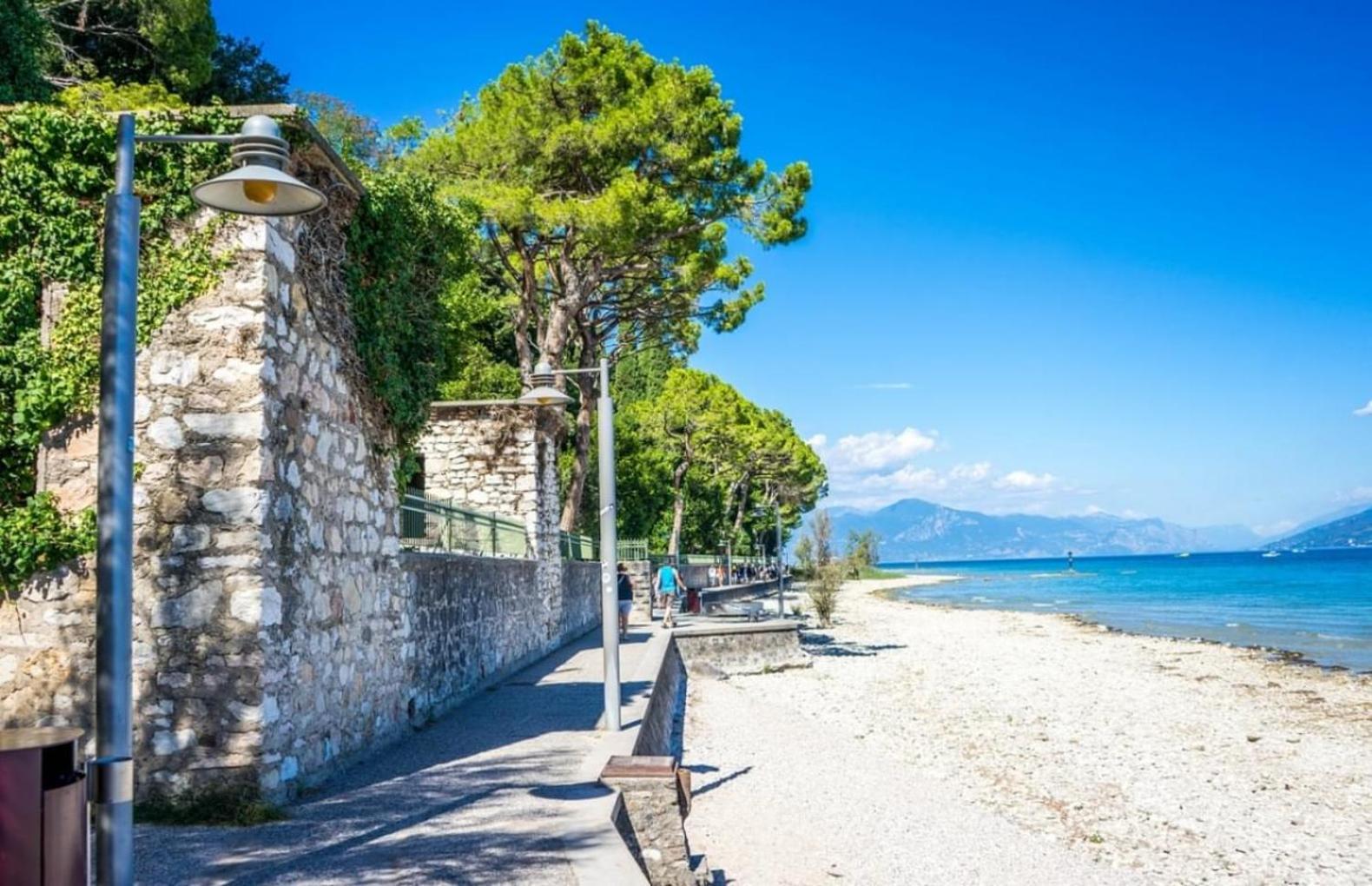 Artemide Apartment - A Soli 150M Dal Lago Di Garda ซีร์มิโอเน ภายนอก รูปภาพ