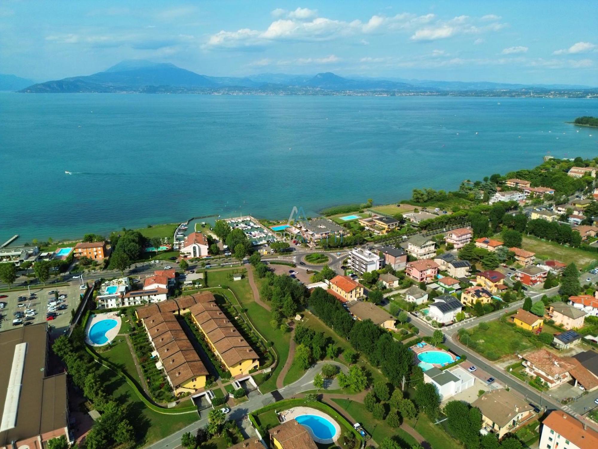 Artemide Apartment - A Soli 150M Dal Lago Di Garda ซีร์มิโอเน ภายนอก รูปภาพ